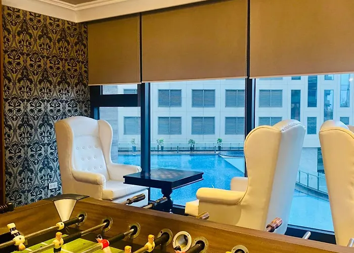 Poblacion With Pool Gym Jacuzzi And Pool Table * Manila