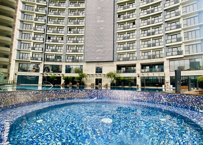 Poblacion With Pool Gym Jacuzzi And Pool Table