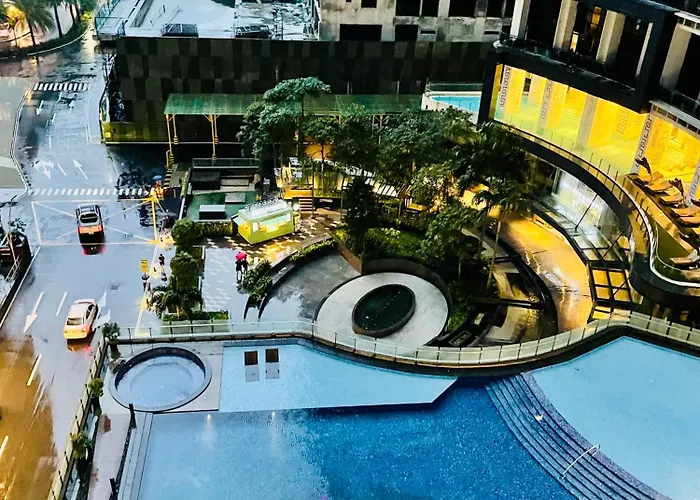 Poblacion With Pool Gym Jacuzzi And Pool Table *
