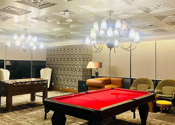 Poblacion With Pool Gym Jacuzzi And Pool Table Apartment