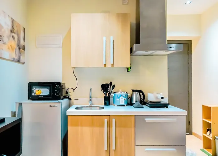 Apartment Poblacion With Pool Gym Jacuzzi And Pool Table Manila