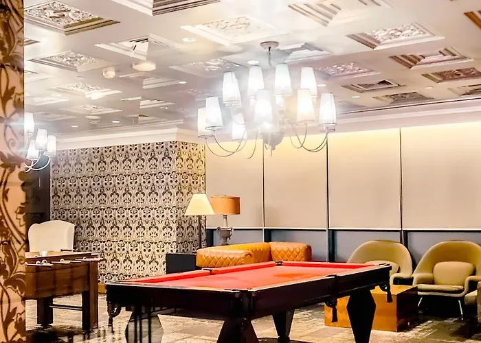 Apartment Poblacion With Pool Gym Jacuzzi And Pool Table *